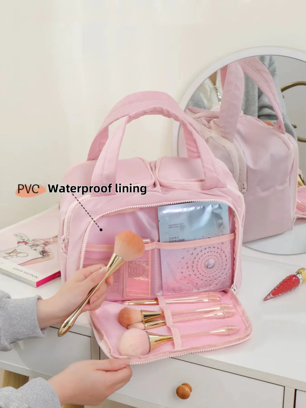 Multi-Compartment Quilted Simple and Stylish Solid Color Portable Travel Toiletry and Makeup Bag, Multifunctional Large Capacity Lightweight Soft Stain-Resistant Large Opening Toiletry Bag for Men and Women, with Dry and Wet