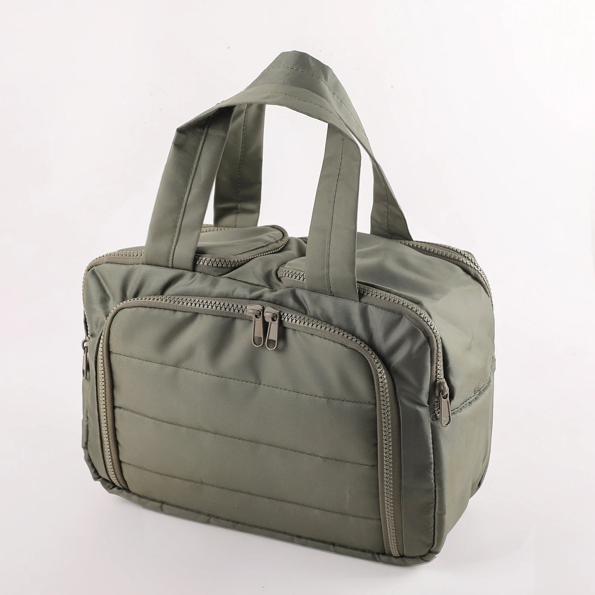 Multi-Compartment Quilted Simple and Stylish Solid Color Portable Travel Toiletry and Makeup Bag, Multifunctional Large Capacity Lightweight Soft Stain-Resistant Large Opening Toiletry Bag for Men and Women, with Dry and Wet
