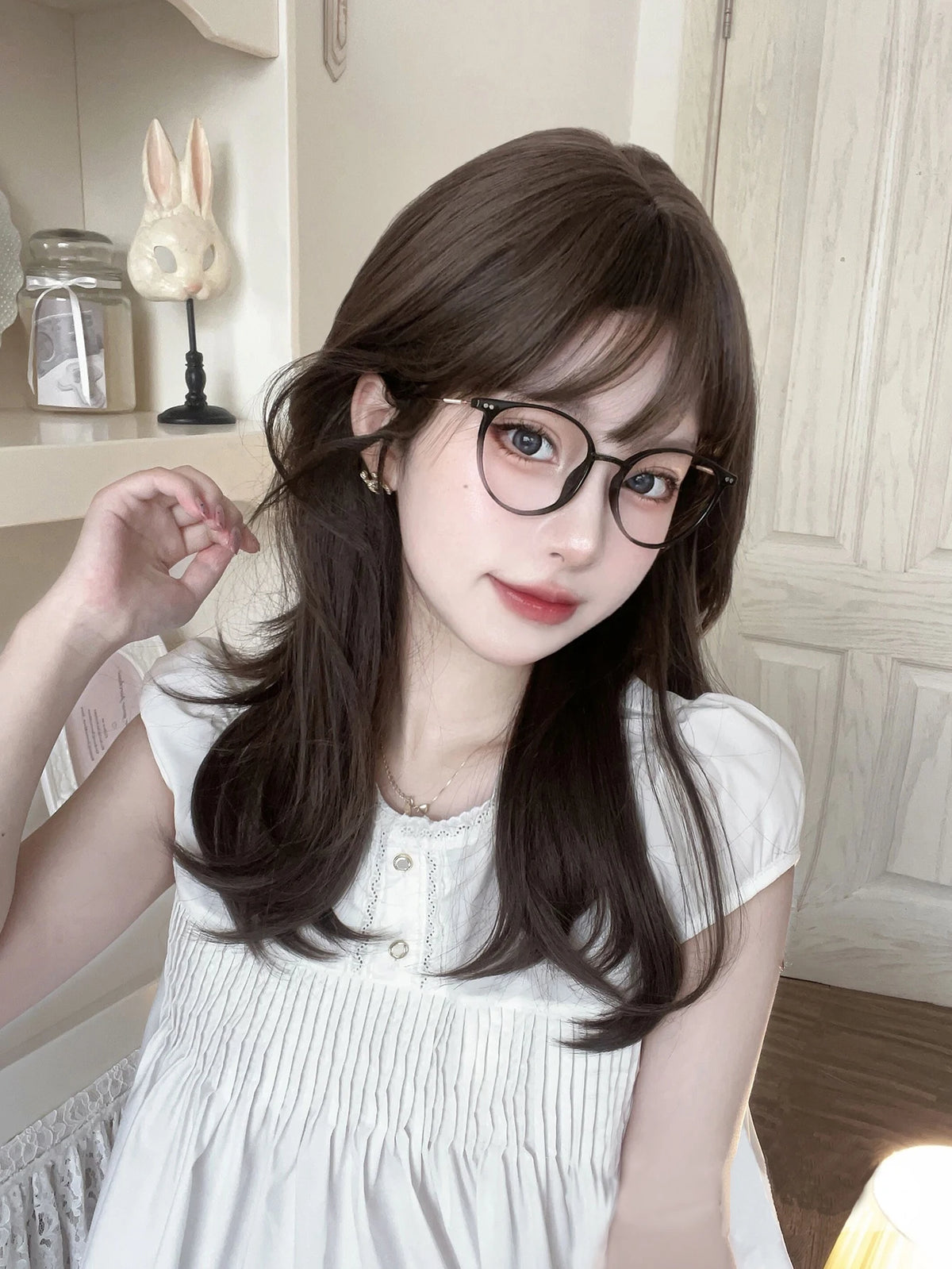 20Inch Chestnut Brown Lovely Synthetic Wigs with Bangs Medium Natural Wavy Hair Wig for Women Daily Use Cosplay Heat Resistant