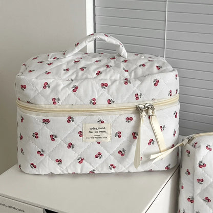 1PC Pink Strawberry Women Cosmetic Quilted Bag Portable Travel Organizer Toiletry Makeup Storage Pouch Handbag Ladies Zipper Bag