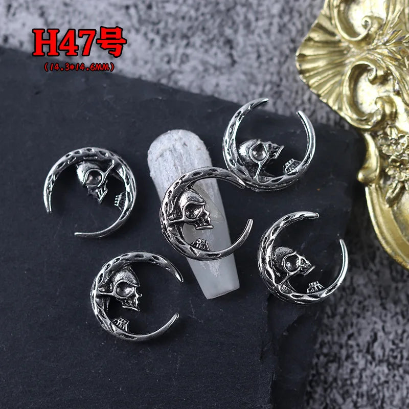 20PCS Antique Silver Skull Nail Art Charms Supplies RetroHalloween Nails Decoration Accessories Manicure Decor Design Materials