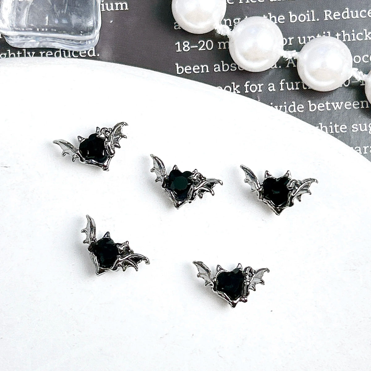 20PCS Multiple Style Alloy Skull Spider Nail Art Charms New Creative Glass Diamond Bat Halloween Nail Decorations for DIY Nails