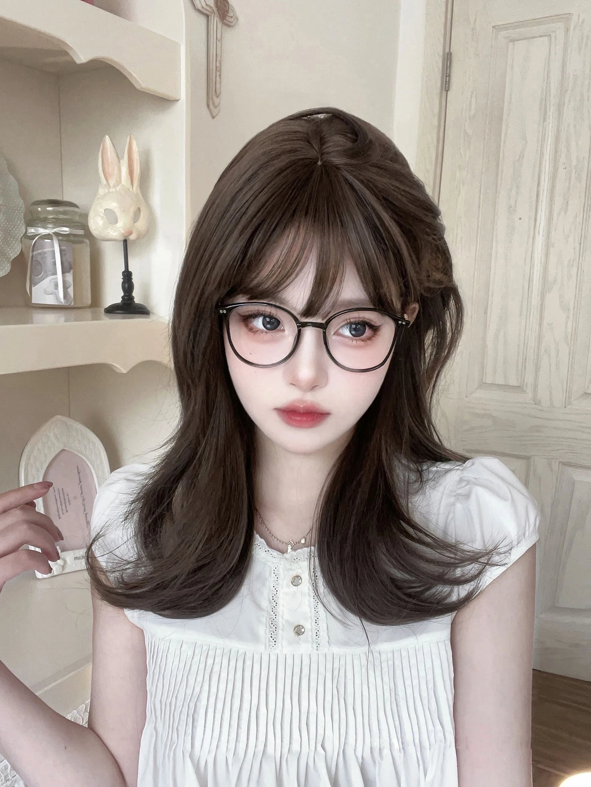20Inch Chestnut Brown Lovely Synthetic Wigs with Bangs Medium Natural Wavy Hair Wig for Women Daily Use Cosplay Heat Resistant