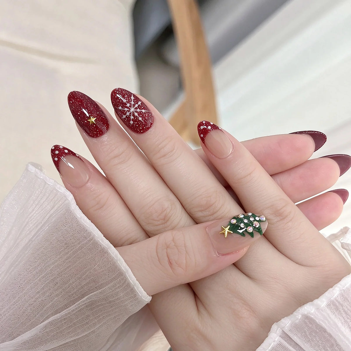 Handmade Short Almond Press On Nails Red Glitter Christmas False Nails Rhinestone Christmas Tree Snowflake Design Reusable 10Pcs