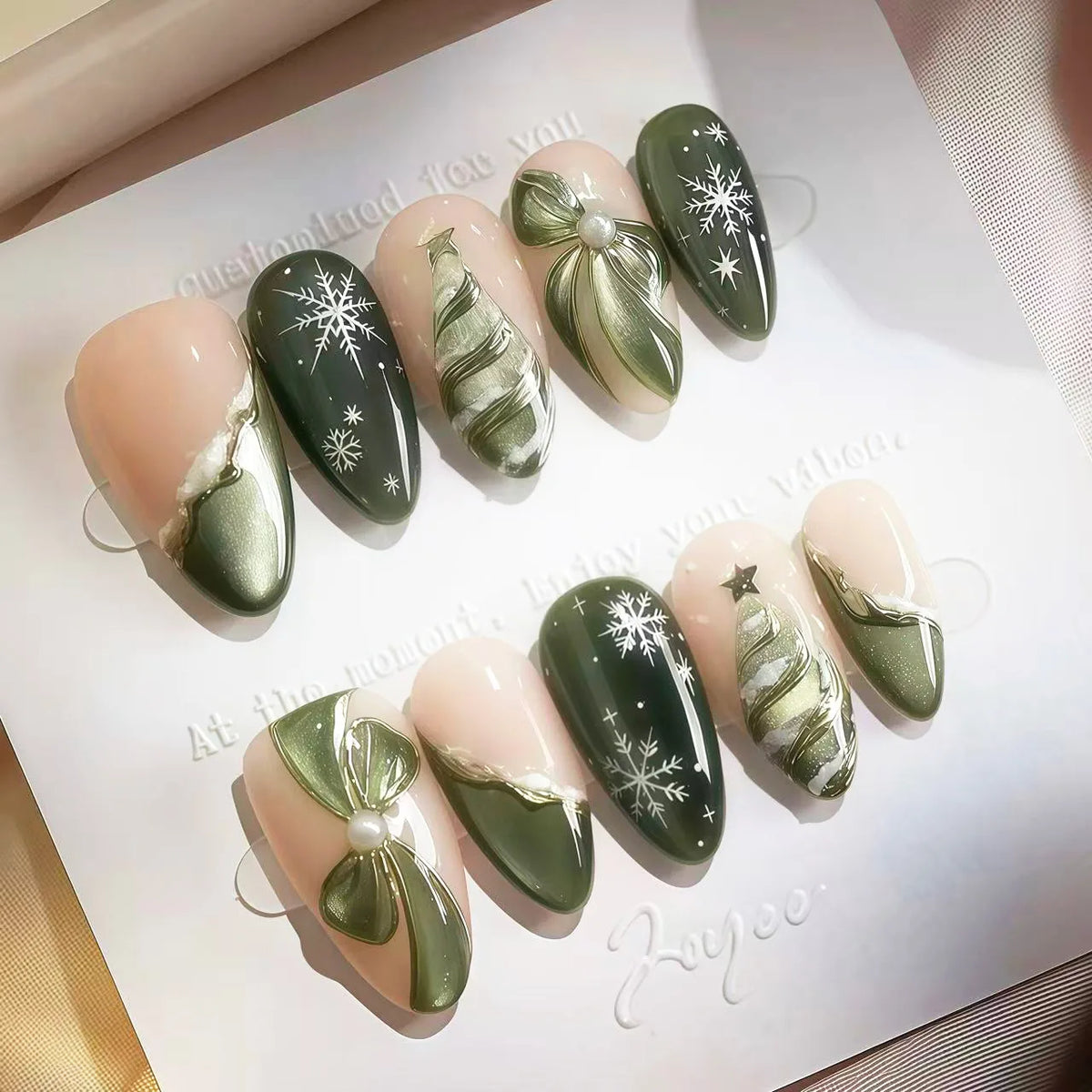 24Pcs Christmas French Fake Nail Tips with Red Diamond Almond Head Wearable Press on Nails Snowflake Xmas Style False Nails Set