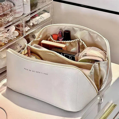 New Arrival Large Capacity Makeup Bag for Women, Perfect for Daily Storage and Travel, Simple and Elegant Design Travel Bags