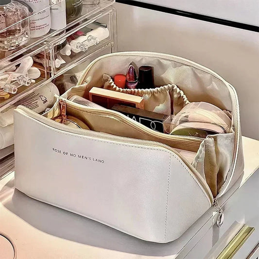 New Arrival Large Capacity Makeup Bag for Women, Perfect for Daily Storage and Travel, Simple and Elegant Design Travel Bags