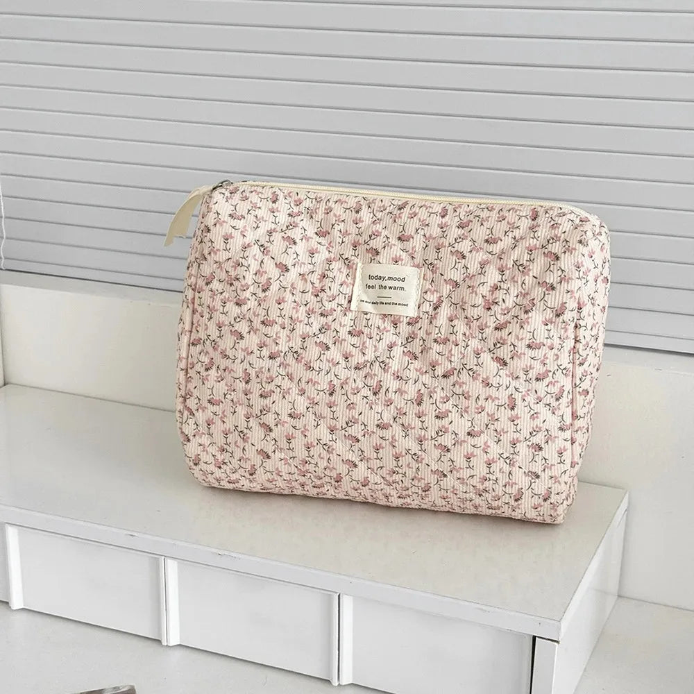 1PC Pink Strawberry Women Cosmetic Quilted Bag Portable Travel Organizer Toiletry Makeup Storage Pouch Handbag Ladies Zipper Bag