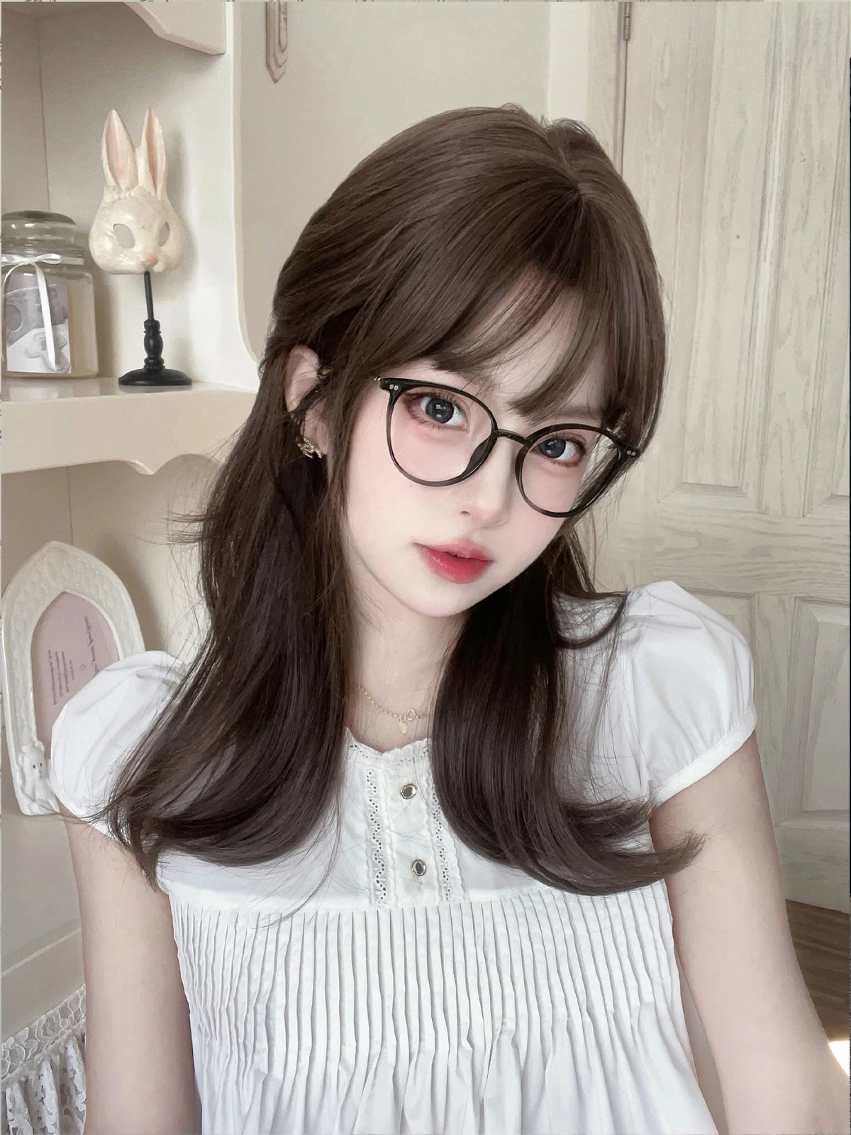 20Inch Chestnut Brown Lovely Synthetic Wigs with Bangs Medium Natural Wavy Hair Wig for Women Daily Use Cosplay Heat Resistant