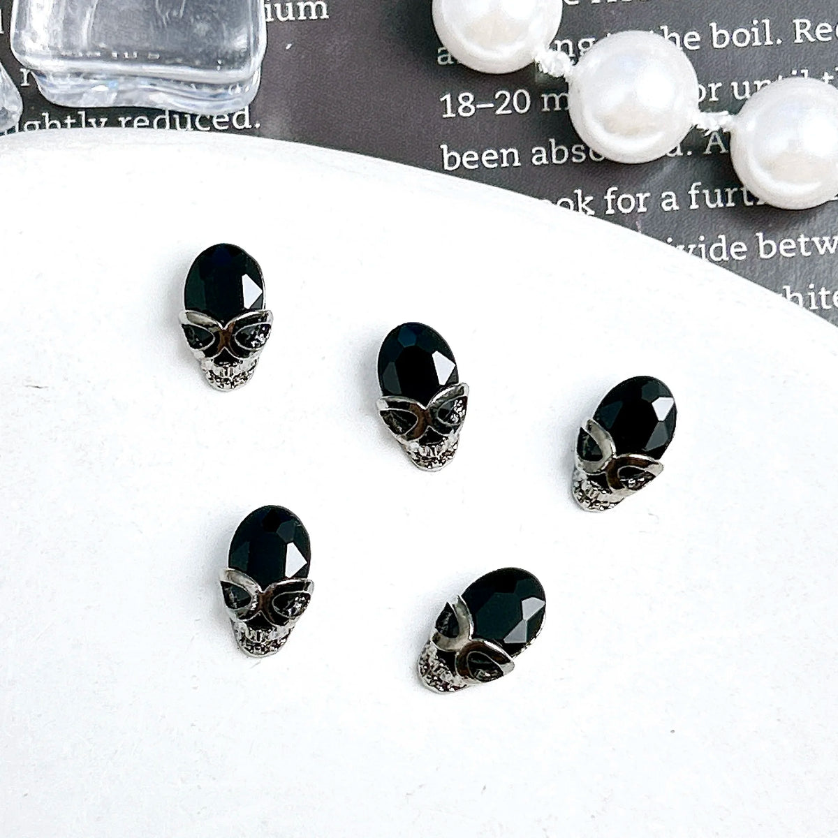20PCS Multiple Style Alloy Skull Spider Nail Art Charms New Creative Glass Diamond Bat Halloween Nail Decorations for DIY Nails