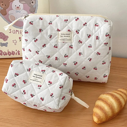 1PC Pink Strawberry Women Cosmetic Quilted Bag Portable Travel Organizer Toiletry Makeup Storage Pouch Handbag Ladies Zipper Bag