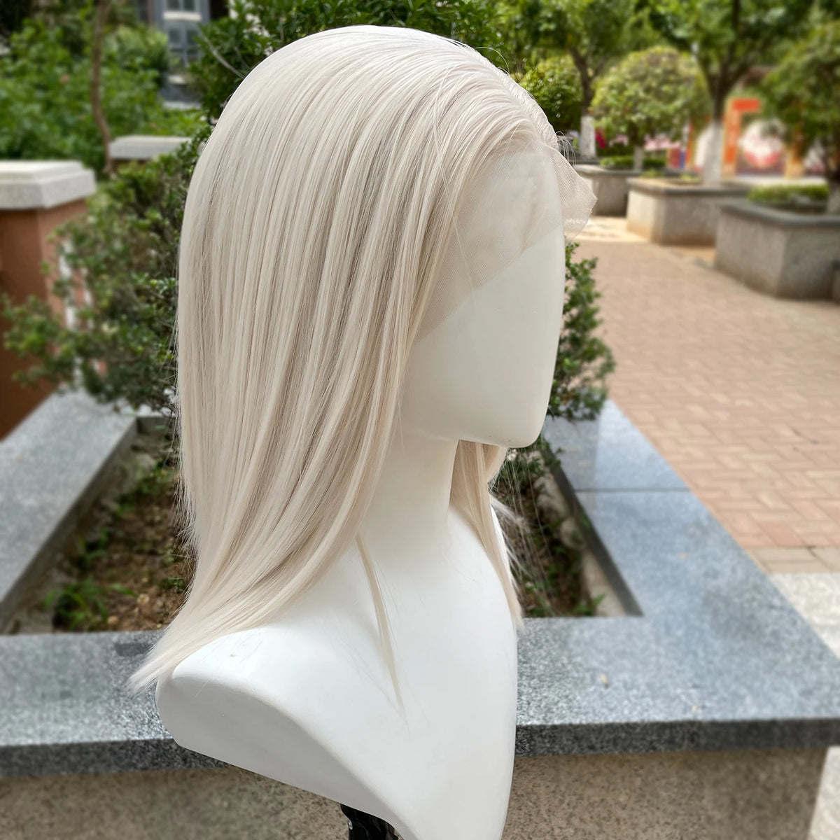 Light Blonde Shoulder Length 13x4 Synthetic Lace Front Wigs Women Middle Part Synthetic Wigs Layers Glueless Wigs 150% Density