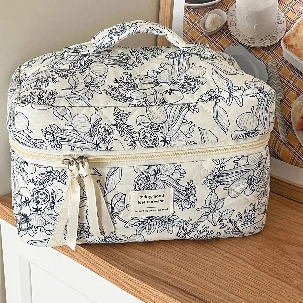 1PC Pink Strawberry Women Cosmetic Quilted Bag Portable Travel Organizer Toiletry Makeup Storage Pouch Handbag Ladies Zipper Bag