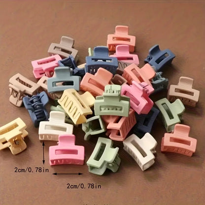 5/10/20/30 Pieces of Colorful, Small-Sized Kid’s Clip-On Hair Accessories with a Lattice Design – Valentine’s Day.