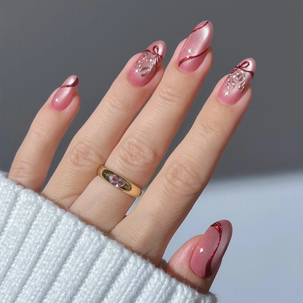 24Pcs Christmas Tree Pattern Pink Full Cover Fake Nails Artificial Almond Reindeer Gift Nail Set Press on Detachable False Nail