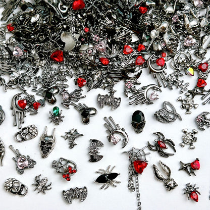 10PCS Exquisite Creative Moon Heart Skull Nail Charms 3D Cool Alloy Chain Spider Web Nail Art Decorations DIY Halloween Nails
