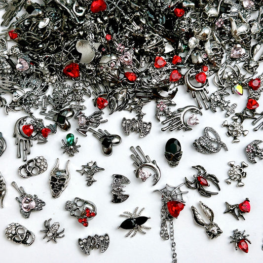 10PCS Exquisite Creative Moon Heart Skull Nail Charms 3D Cool Alloy Chain Spider Web Nail Art Decorations DIY Halloween Nails