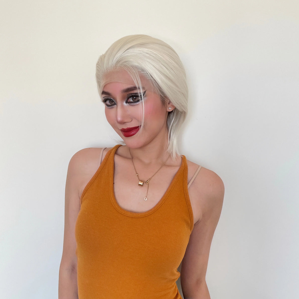 White Blonde Short Bob Cut Synthetic Lace Wigs for Women Cosplay Wig for Men Platinum Glueless 13x4 Lace Front Wig Natural Pixie