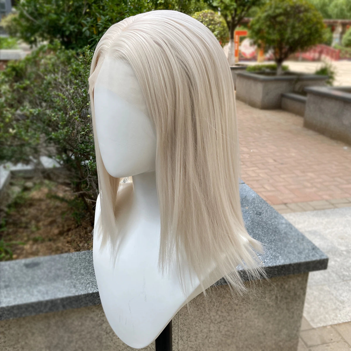Light Blonde Shoulder Length 13x4 Synthetic Lace Front Wigs Women Middle Part Synthetic Wigs Layers Glueless Wigs 150% Density