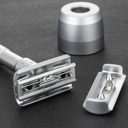 Men's Manual Rotary Shaver - Stainless Steel Double-Sided Blades Adjustable Rotating Head Ergonomic Grip for Beards