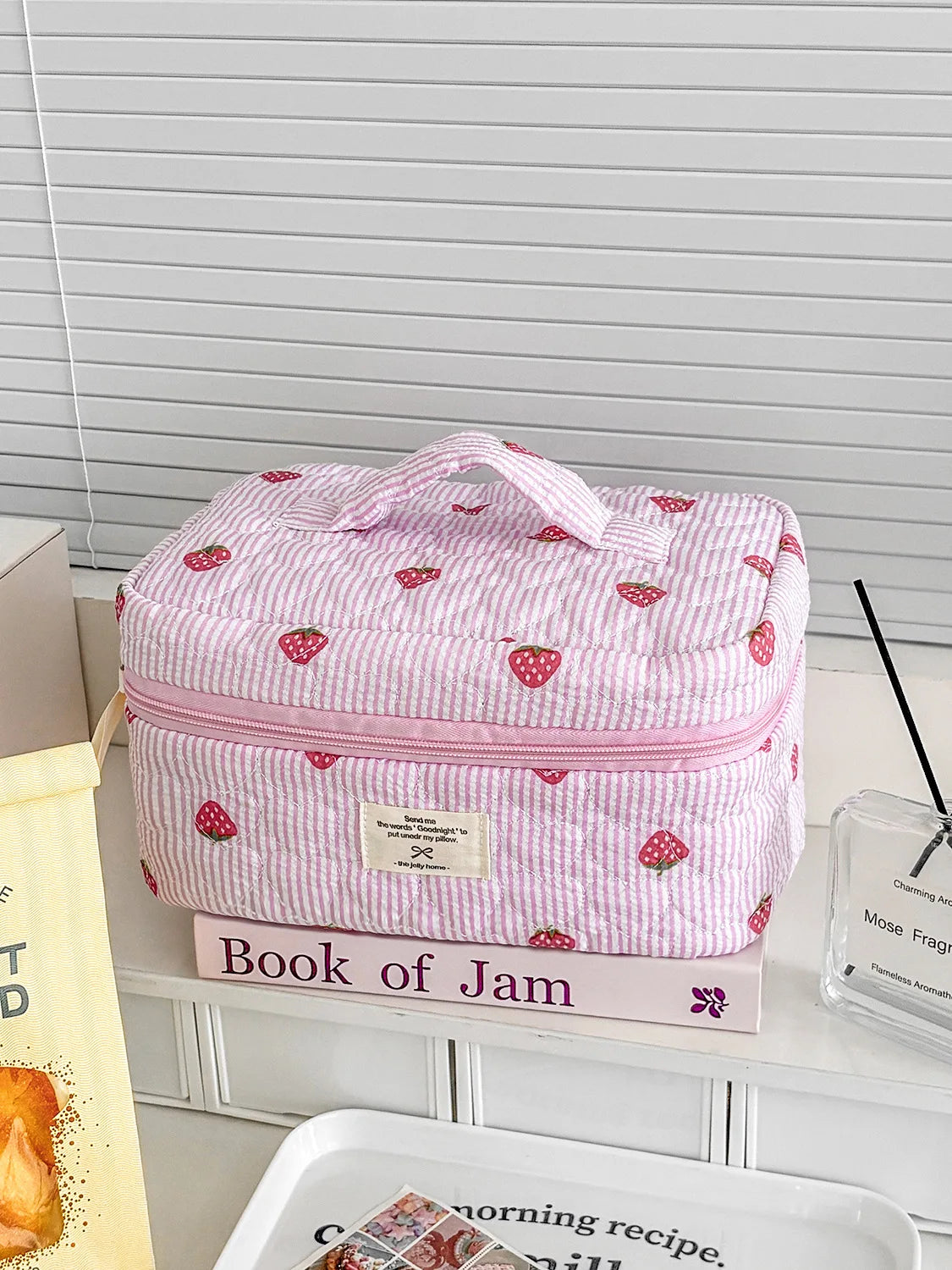 1PC Pink Strawberry Women Cosmetic Quilted Bag Portable Travel Organizer Toiletry Makeup Storage Pouch Handbag Ladies Zipper Bag