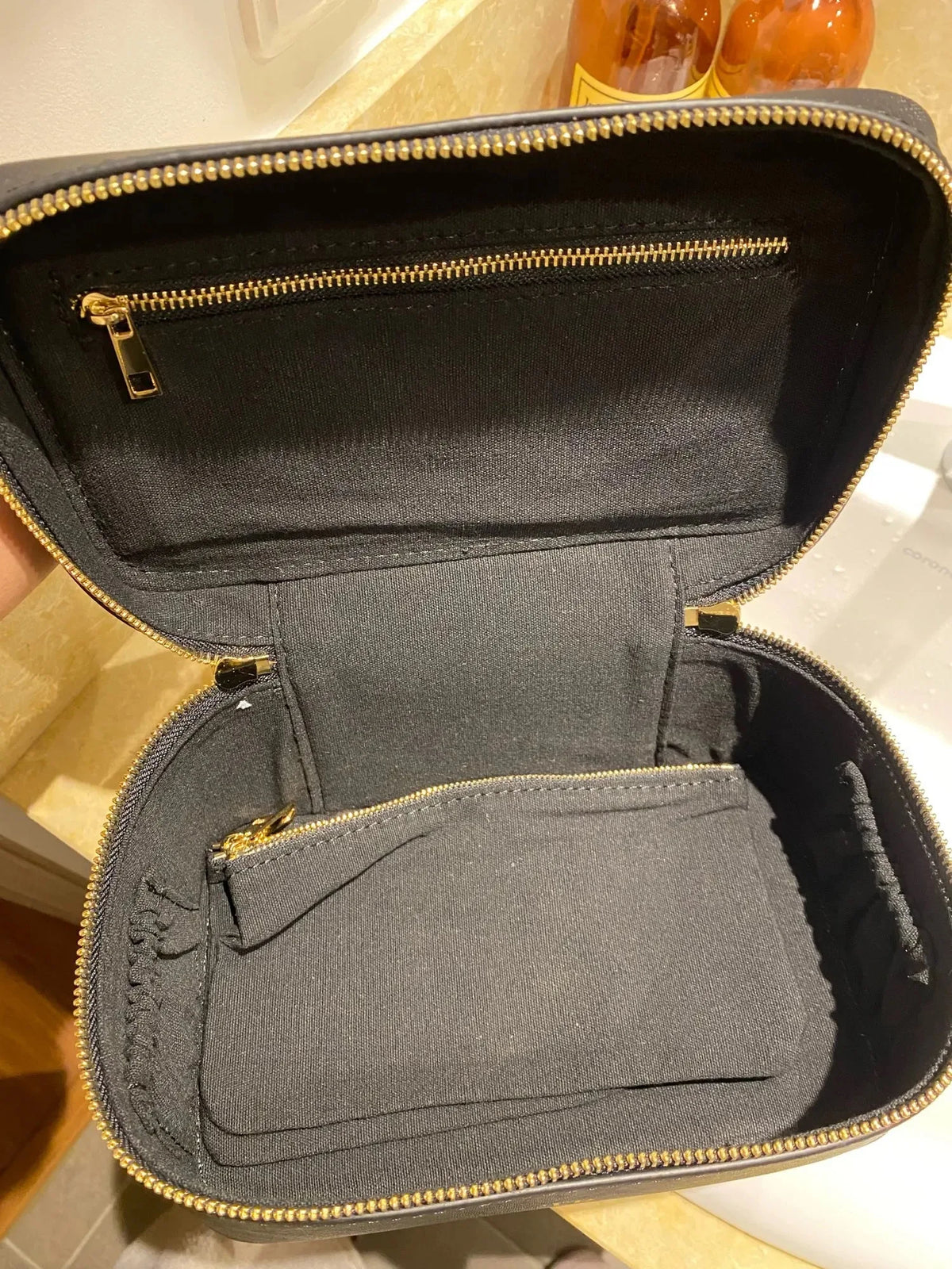 Ladies Saffiano Split Leather Travel Toiletry Case Bag Portable Hanging Makeup Organizer Box Dopp Kit Cosmetic Bag For Women
