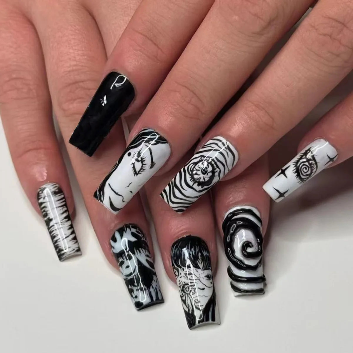 24pcs Black Spider Fake Nails Y2K Punk Style Girls Painted False Nails Full Cover Wearable Japanese Almond Press On Nails Tips