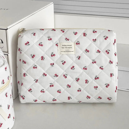 1PC Pink Strawberry Women Cosmetic Quilted Bag Portable Travel Organizer Toiletry Makeup Storage Pouch Handbag Ladies Zipper Bag