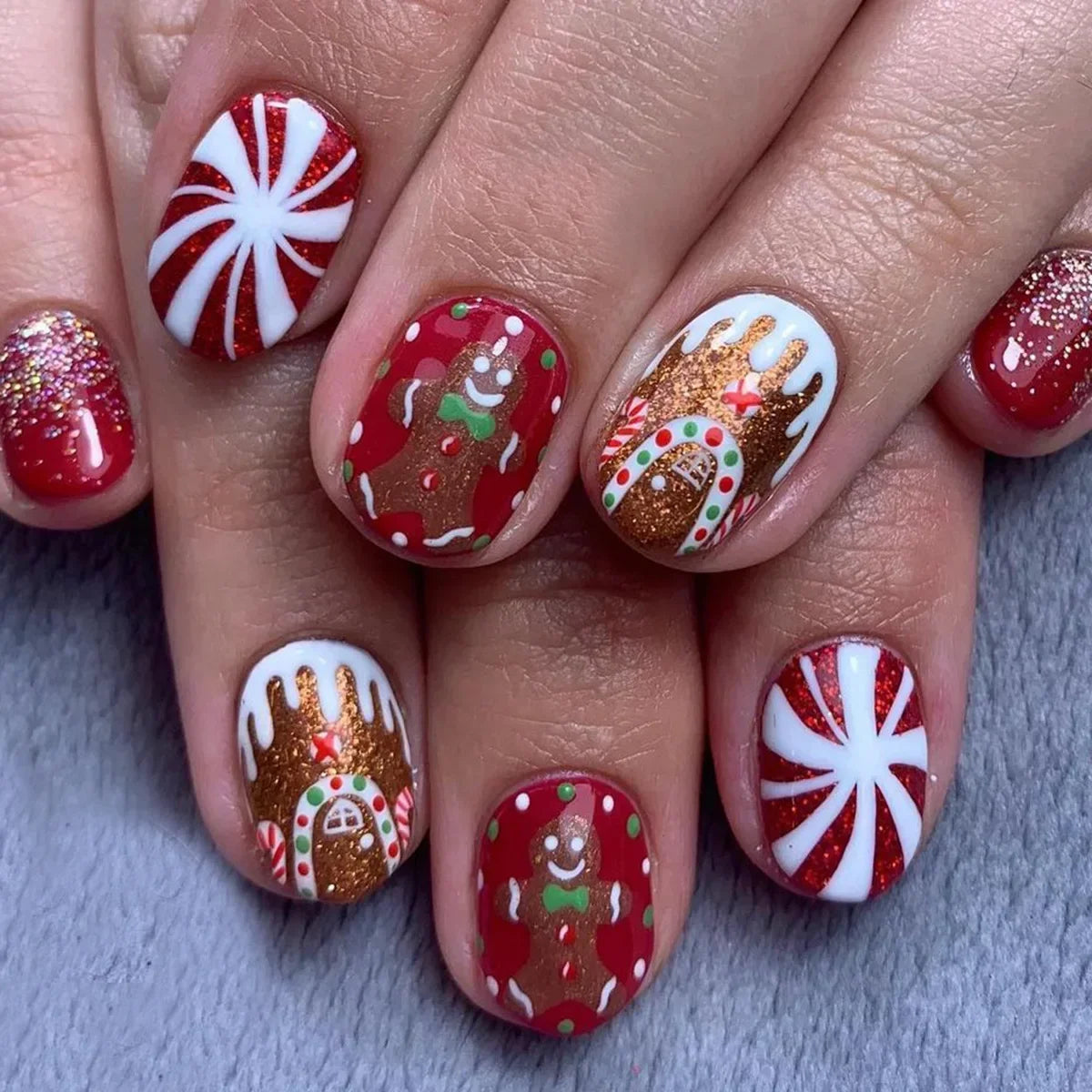 24Pcs Short Oval Press-On Nails - Cute Gingerbread & Candy Cane Christmas Designs, Perfect for Holiday Parties for Women&Girls