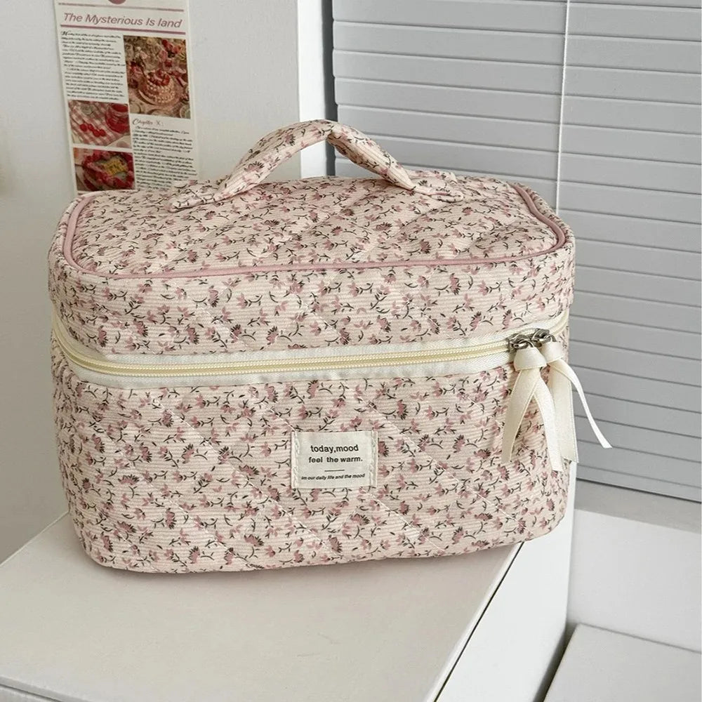 1PC Pink Strawberry Women Cosmetic Quilted Bag Portable Travel Organizer Toiletry Makeup Storage Pouch Handbag Ladies Zipper Bag