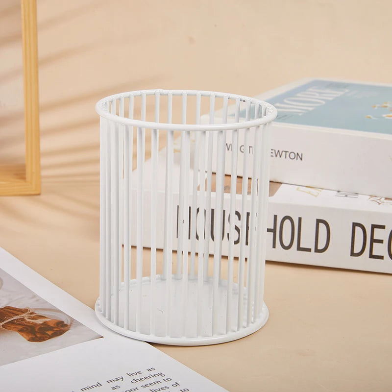 【M】Nordic Hollow Out Makeup Brush Holder Organizer Cylindrical Practical Pen Holder Portable Cosmetic Organizer Bucket