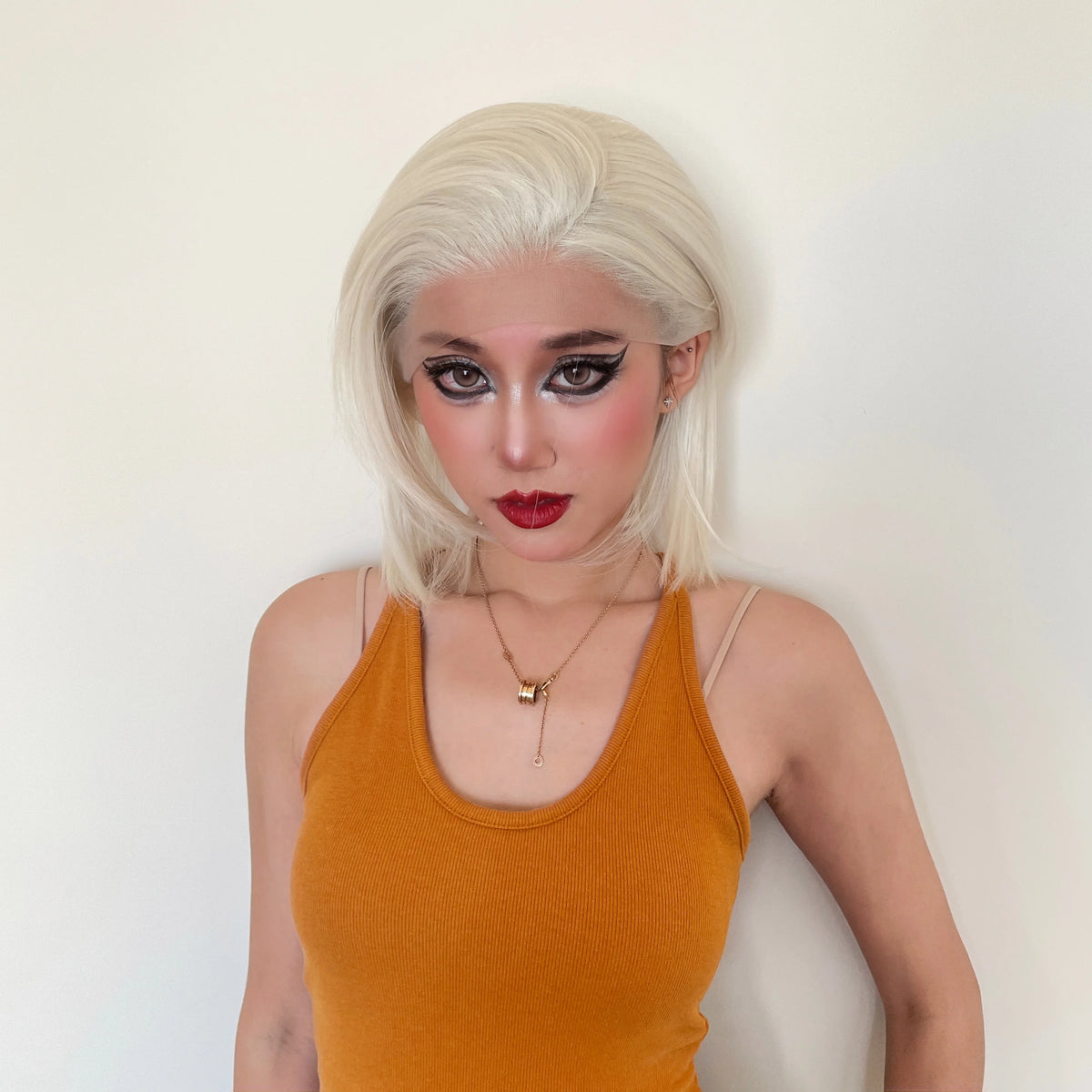 White Blonde Short Bob Cut Synthetic Lace Wigs for Women Cosplay Wig for Men Platinum Glueless 13x4 Lace Front Wig Natural Pixie