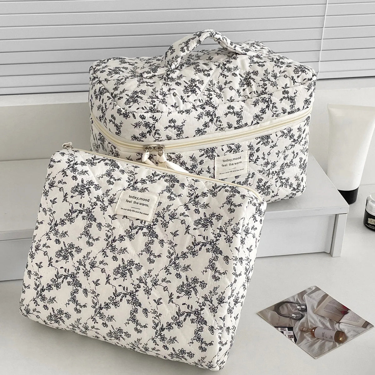 Floral Quilted Cosmetic Bag Korean Large Capacity Makeup Bag Portable Travel Toiletry Organizer Skincare Women  Storage Pouch